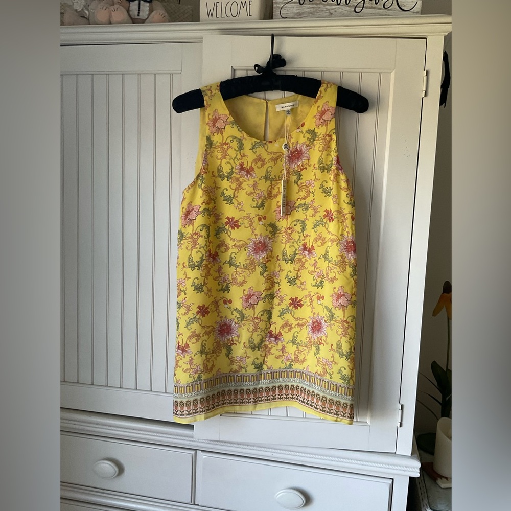 NWT Max Studio Double Layer Sleeveless Top 🌹
